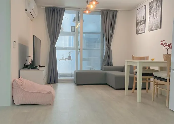 Apartamento The First Hongdae Seúl